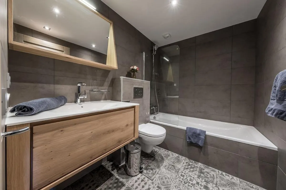 4 Bedrooms Penthouse In Courchevel 1650 0*,  Frankrijk
